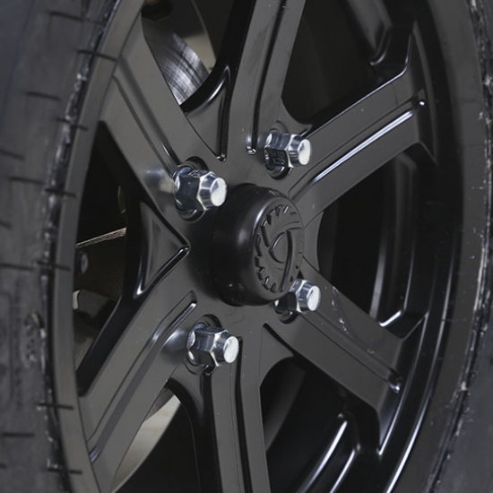 26-inch wheels on alloy wheels
