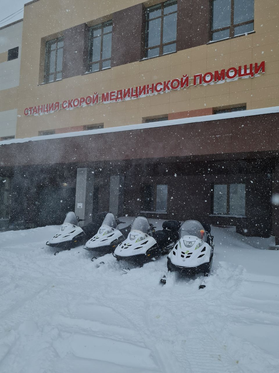  ​Снегоходы «Русской механики» спасают жителей Сахалина
